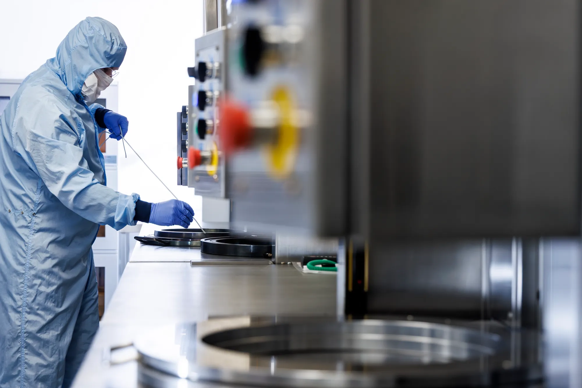  Isolast production in the cleanroom in Trelleborg's facility in Tewkesbury