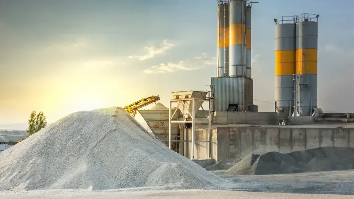 Sand destined to the manufacture of cement in a quarry